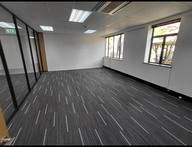 751M² OFFICE TO LET IN BRYANSTON